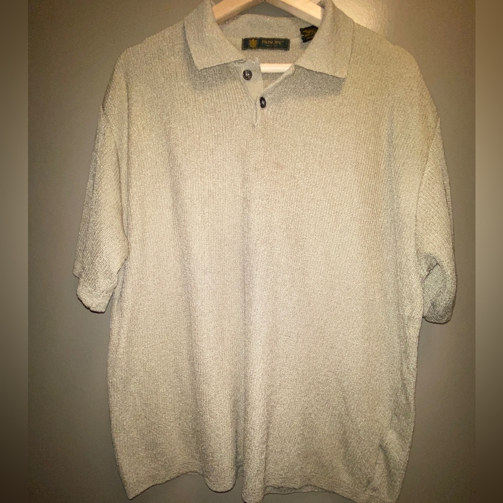 Textured knit style short sleeve polo